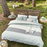 Foto van een Rivièra Maison Pure Resort Dekbedovertrek - Tweepersoons - 200x200/220 - Groen ean nummer: 8715769757844