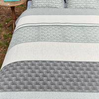 Foto van een Rivièra Maison Pure Resort Dekbedovertrek - Tweepersoons - 200x200/220 - Groen ean nummer: 8715769757844