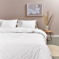 Foto van een Ambiante Cotton Uni Dekbedovertrek - Tweepersoons - 200x200/220 - Wit ean nummer: 8719931434595
