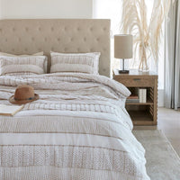 Rivièra Maison Coziness Off-White dekbedovertrek bruin NL 1 persoons (140 x 200/220cm)