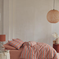 Foto van een vtwonen Bold Stripe Dekbedovertrek - Lits-Jumeaux - 240x200/220 - Perzik ean nummer: 8719931577896