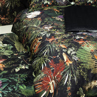 Foto van een MOOOI Menagerie Dekbedovertrek - Lits-Jumeaux - 240x200/220 - Raven ean nummer: 8719931590857