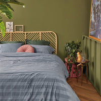 Foto van een At Home by Beddinghouse Soft Shine Dekbedovertrek - Eenpersoons - 140x200/220 - Blauw Grijs ean nummer: 8719931592646