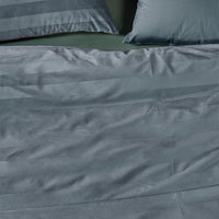 Foto van een At Home by Beddinghouse Soft Shine Dekbedovertrek - Eenpersoons - 140x200/220 - Blauw Grijs ean nummer: 8719931592646