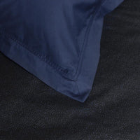 Foto van een MOOOI Calligraphy Bird Dekbedovertrek - Tweepersoons - 200x200/220 - Blauw ean nummer: 8719931598365