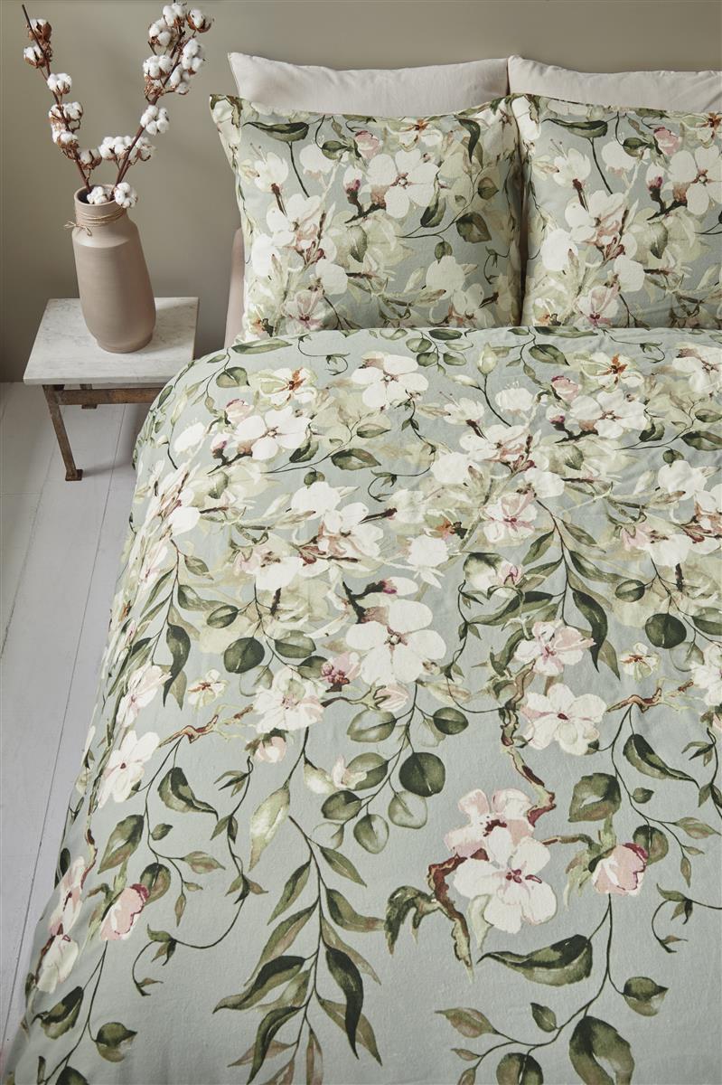 Foto van een Ariadne At Home by Beddinghouse Autumn Blossom Dekbedovertrek - Eenpersoons - 140x200/220 - Licht groen ean nummer: 8719931960254