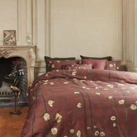 Foto van een Beddinghouse x Van Gogh Plum Blossoms Dekbedovertrek - Eenpersoons - 140x200/220 - Rood ean nummer: 8719931965617