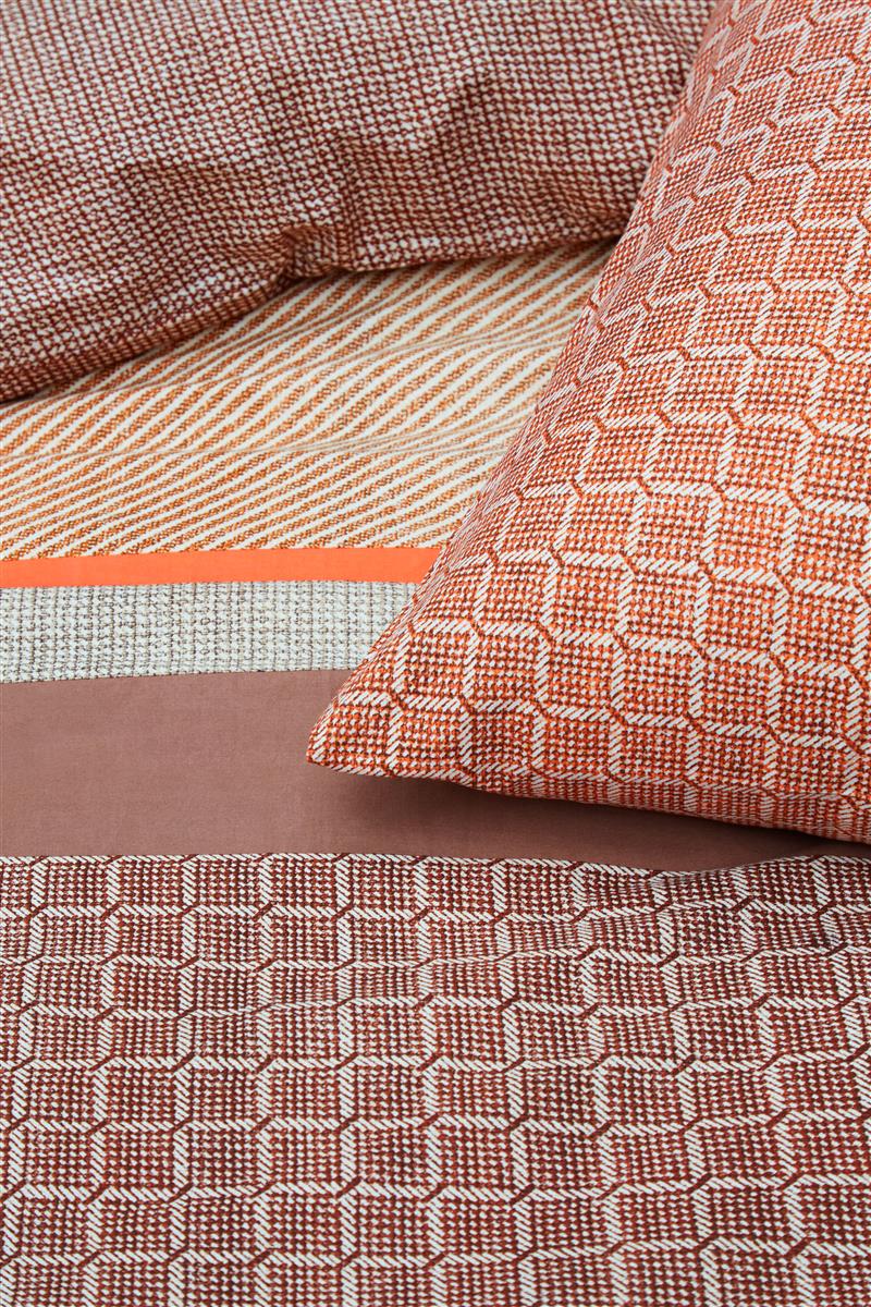 Foto van een Beddinghouse Birger Dekbedovertrek - Lits-Jumeaux - 240x200/220 - Rood ean nummer: 8719931087937