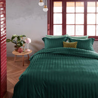 Foto van een Beddinghouse Shine Dekbedovertrek - Lits-Jumeaux - 240x200/220 - Donker Groen ean nummer: 8719931279905