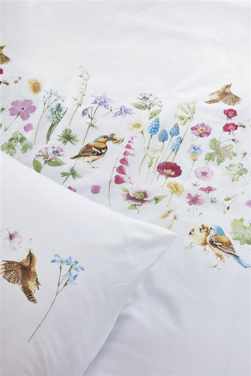 Foto van een Marjolein Bastin Spring Scenes Dekbedovertrek - Lits-Jumeaux - 240x200/220 - Multi ean nummer: 8719931397838