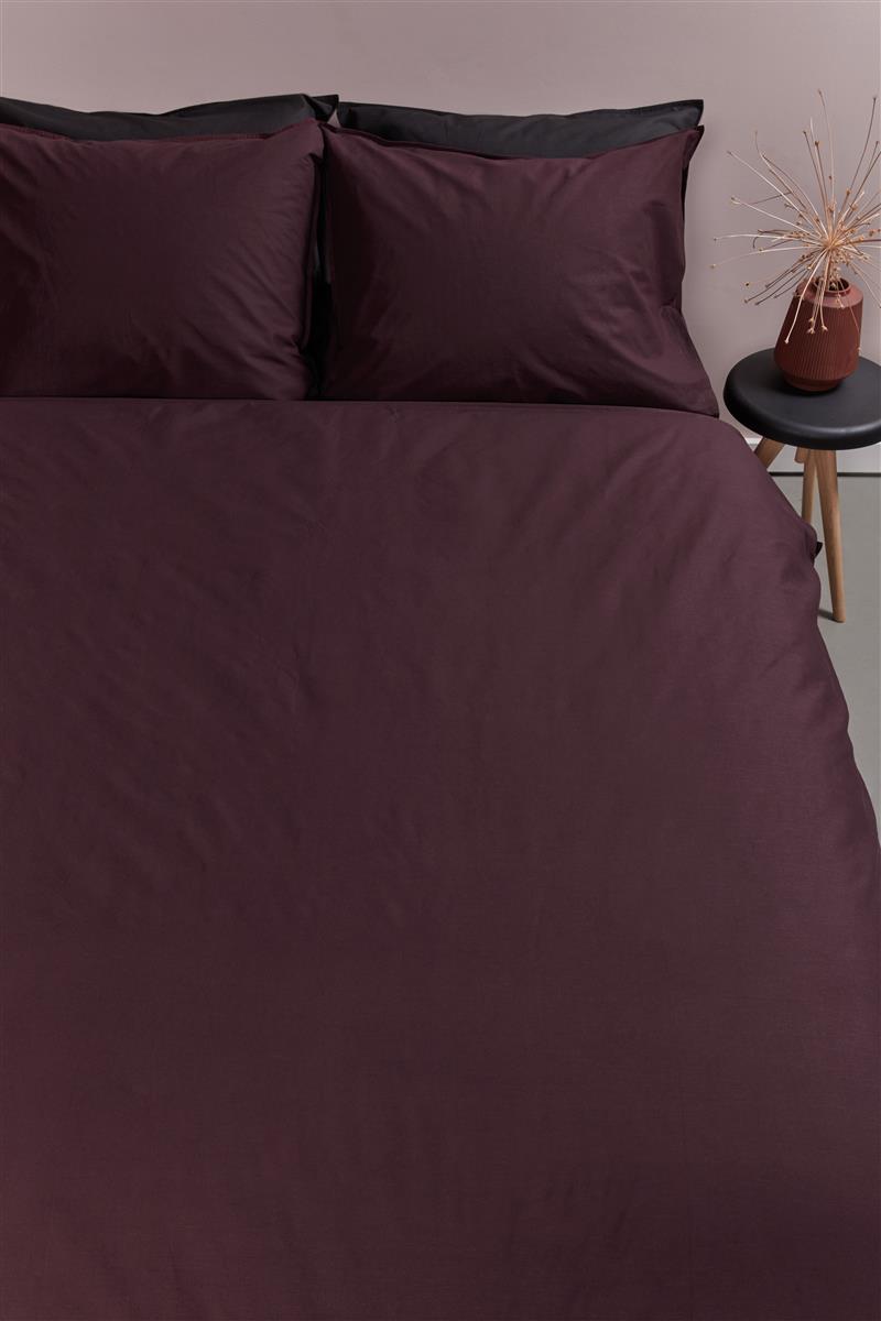 Foto van een Ambiante Cotton Uni Dekbedovertrek - Lits-Jumeaux - 260x200/220 - Donker Rood ean nummer: 8719931434113