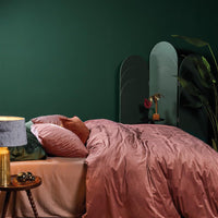 Foto van een At Home by Beddinghouse Cosy Corduroy Dekbedovertrek - Eenpersoons - 140x200/220 - Roze ean nummer: 8719931493066