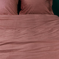 Foto van een At Home by Beddinghouse Cosy Corduroy Dekbedovertrek - Eenpersoons - 140x200/220 - Roze ean nummer: 8719931493066