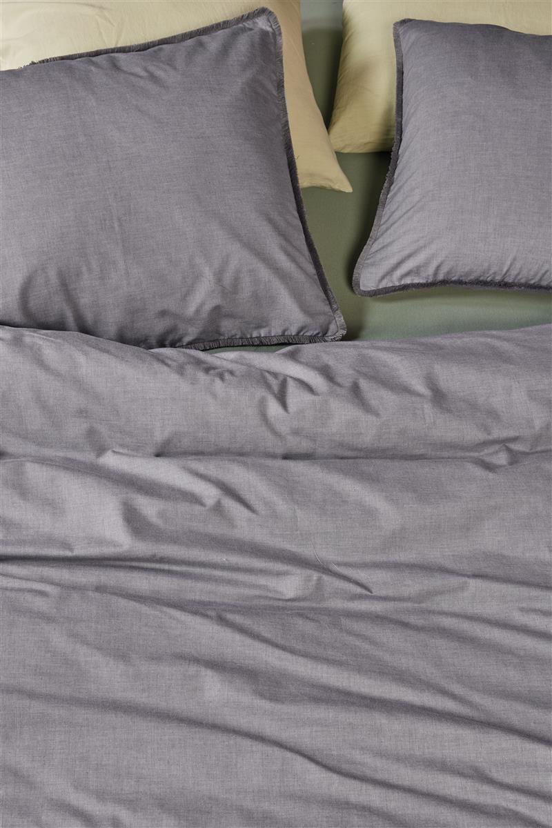 Foto van een At Home by Beddinghouse One Colour Dekbedovertrek - Eenpersoons - 140x200/220 - Zwart ean nummer: 8719931593667