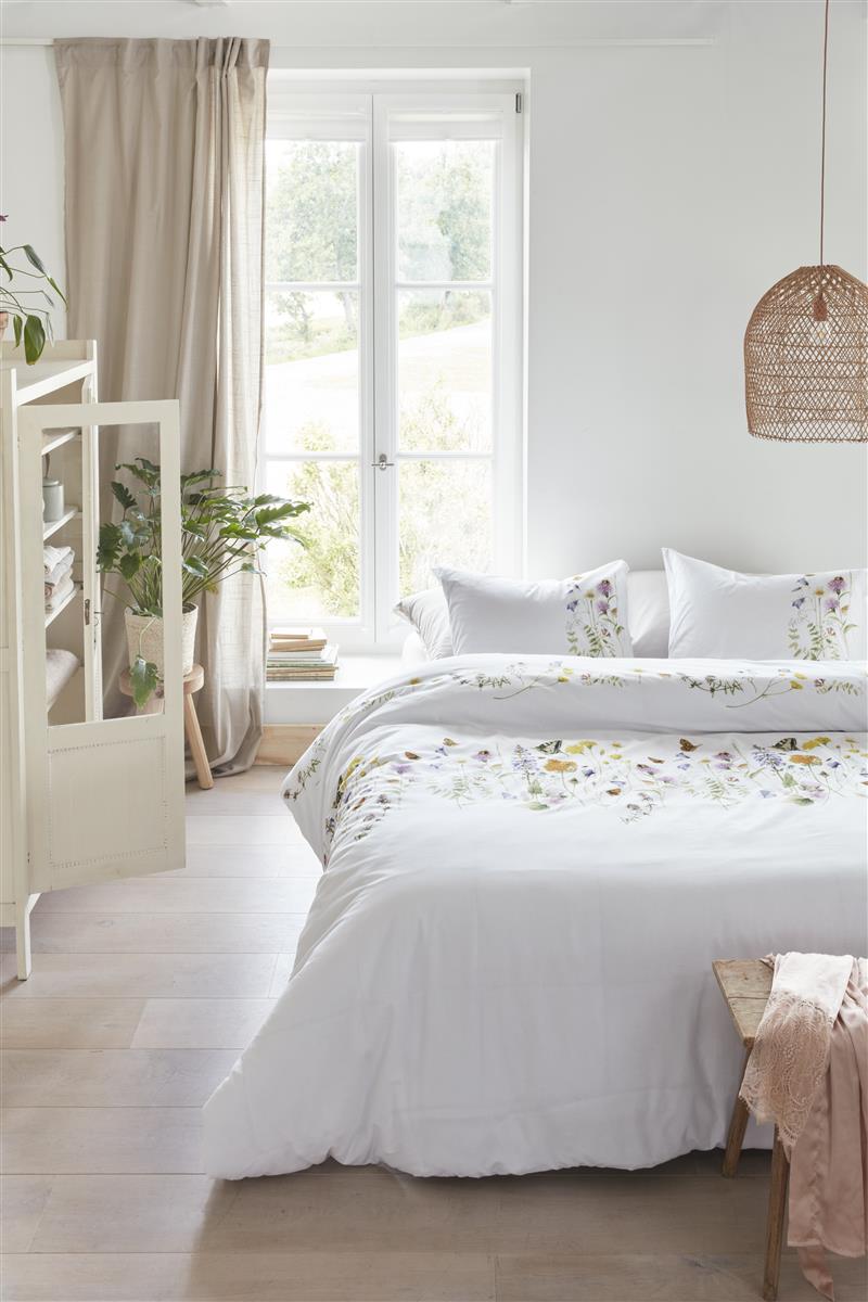 Foto van een Marjolein Bastin Butterfly Paradise Dekbedovertrek - Eenpersoons - 140x200/220 - Multi ean nummer: 8719931774561