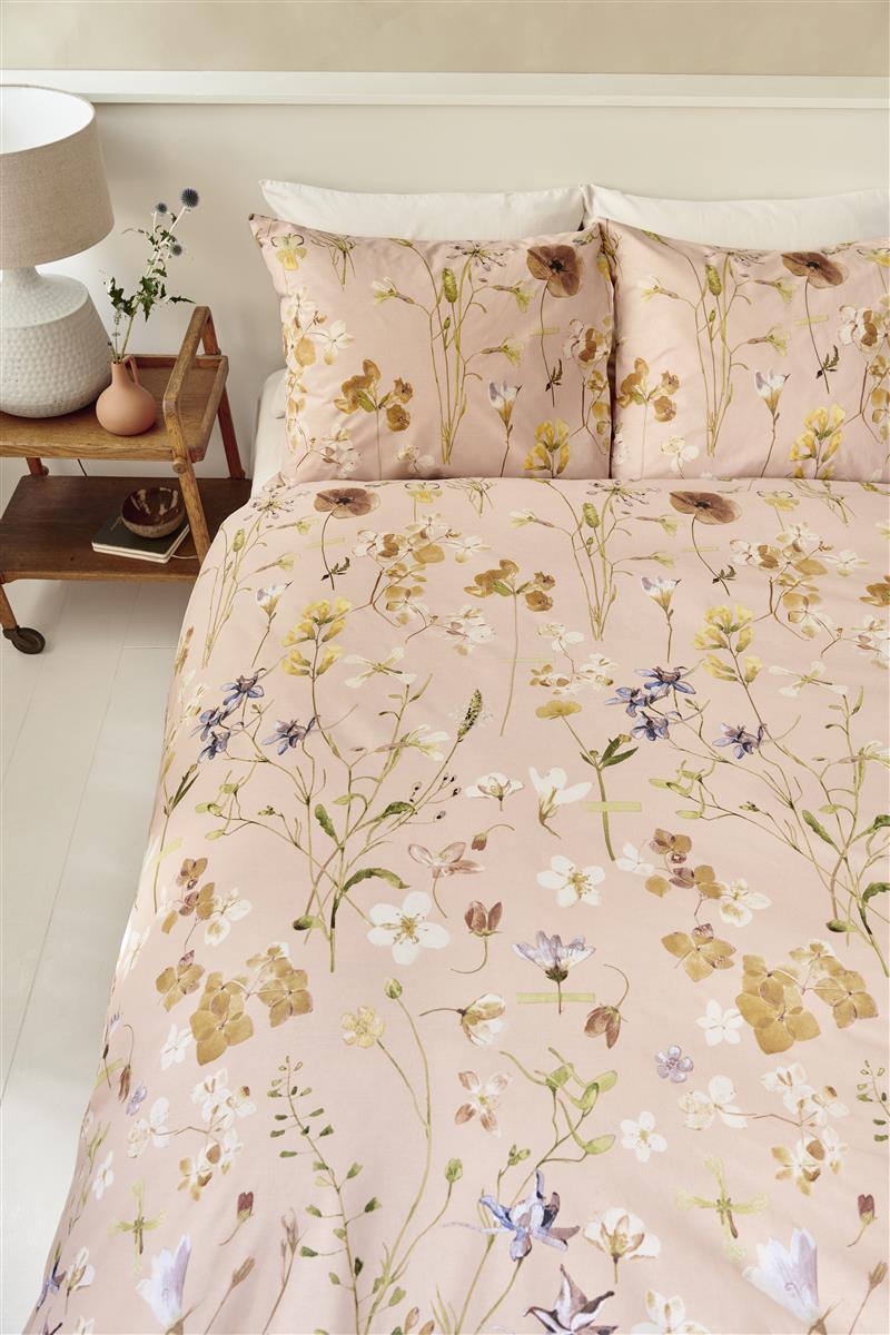 Foto van een Ariadne At Home by Beddinghouse Flowerlove Dekbedovertrek - Tweepersoons - 200x200/220 - Nude ean nummer: 8719931783587