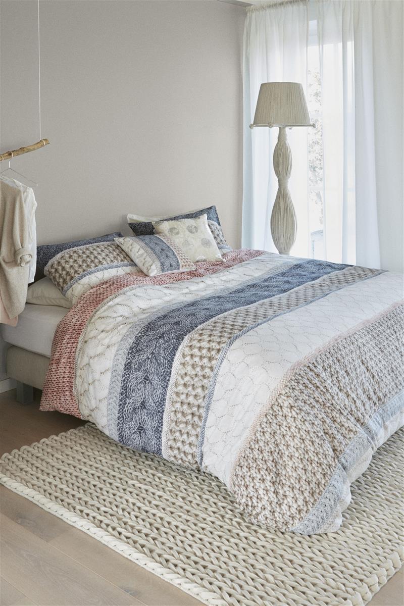 Ariadne at Home Knitcraft Natural dekbedovertrek rood - Circular Dreams